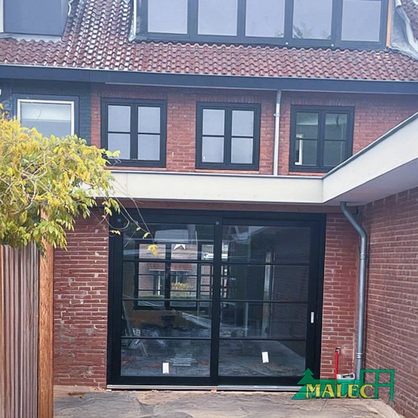 Verkoop van houten kozijnen